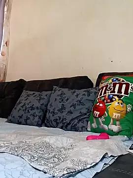 Freechat sweetbb15 on StripChat