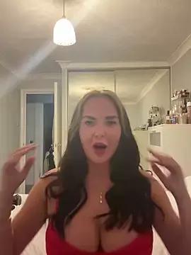 Sweetbutnotinnocent on StripChat 