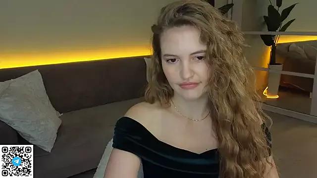 TesssaHart on StripChat 