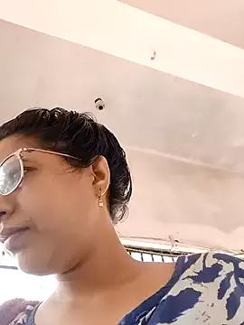 Freechat thanusi_2 on StripChat