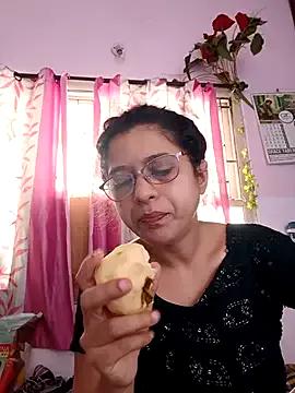 Freechat thanusi_2 on StripChat