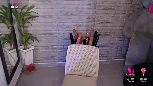 TinnaCobb on StripChat