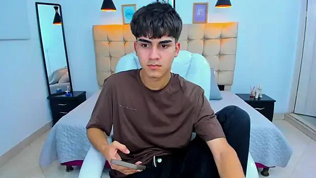 Tommy18__ on StripChat 