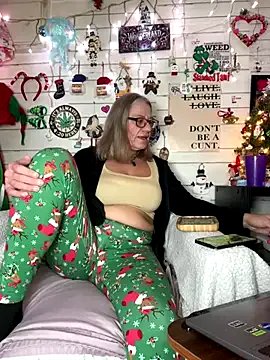 TrenaAnne on StripChat