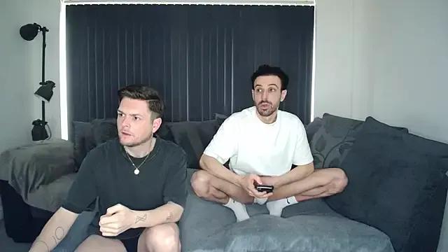 twotwinkhusbandss on StripChat 