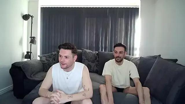 twotwinkhusbandss on StripChat 