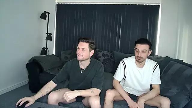 twotwinkhusbandss on StripChat 