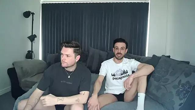twotwinkhusbandss on StripChat 