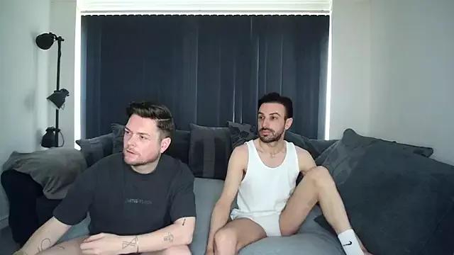twotwinkhusbandss on StripChat 