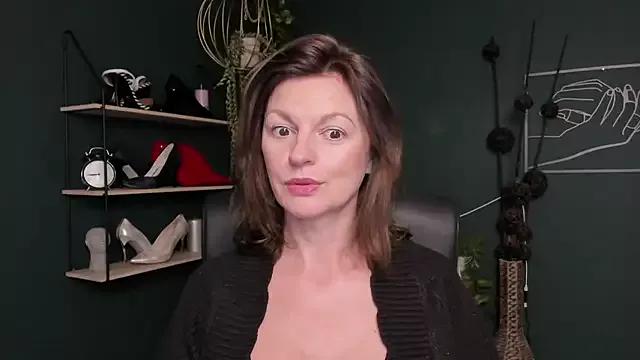 VivianWILD on StripChat 