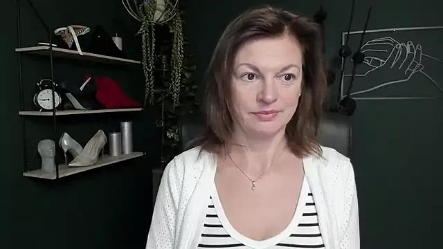 VivianWILD on StripChat 