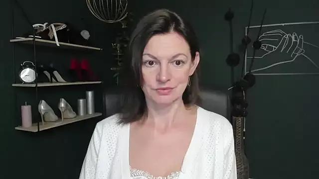 VivianWILD on StripChat 