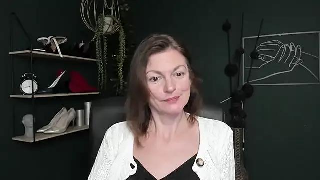 VivianWILD on StripChat 