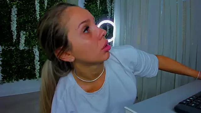 VivienCarter on StripChat 