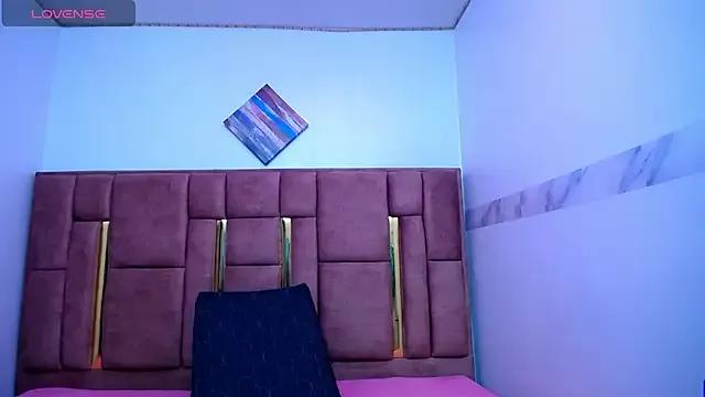 Freechat XBODTRIIPX on StripChat