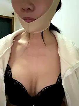 xiiuuff18 — Freechat on StripChat