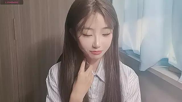 Yoo-99 on StripChat