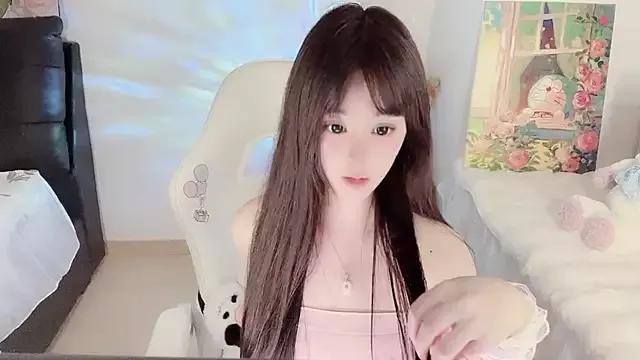 yuii-7 on StripChat 