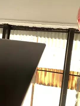 Zoee_pink on StripChat