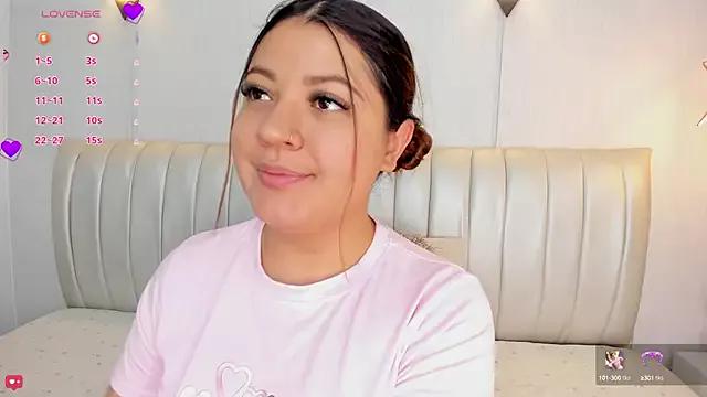 Zuzu_sweet on StripChat 